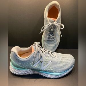 Women's New Balance, size 8US Athletic Shoes - Good condition